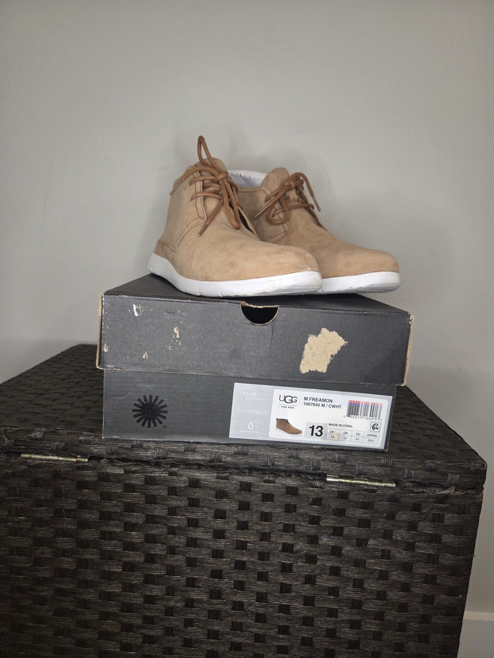 UGG Men’s Tan Chukka Boots with White Sole